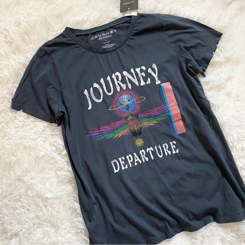 Journey Graphic Black Tee - Short Sleeve